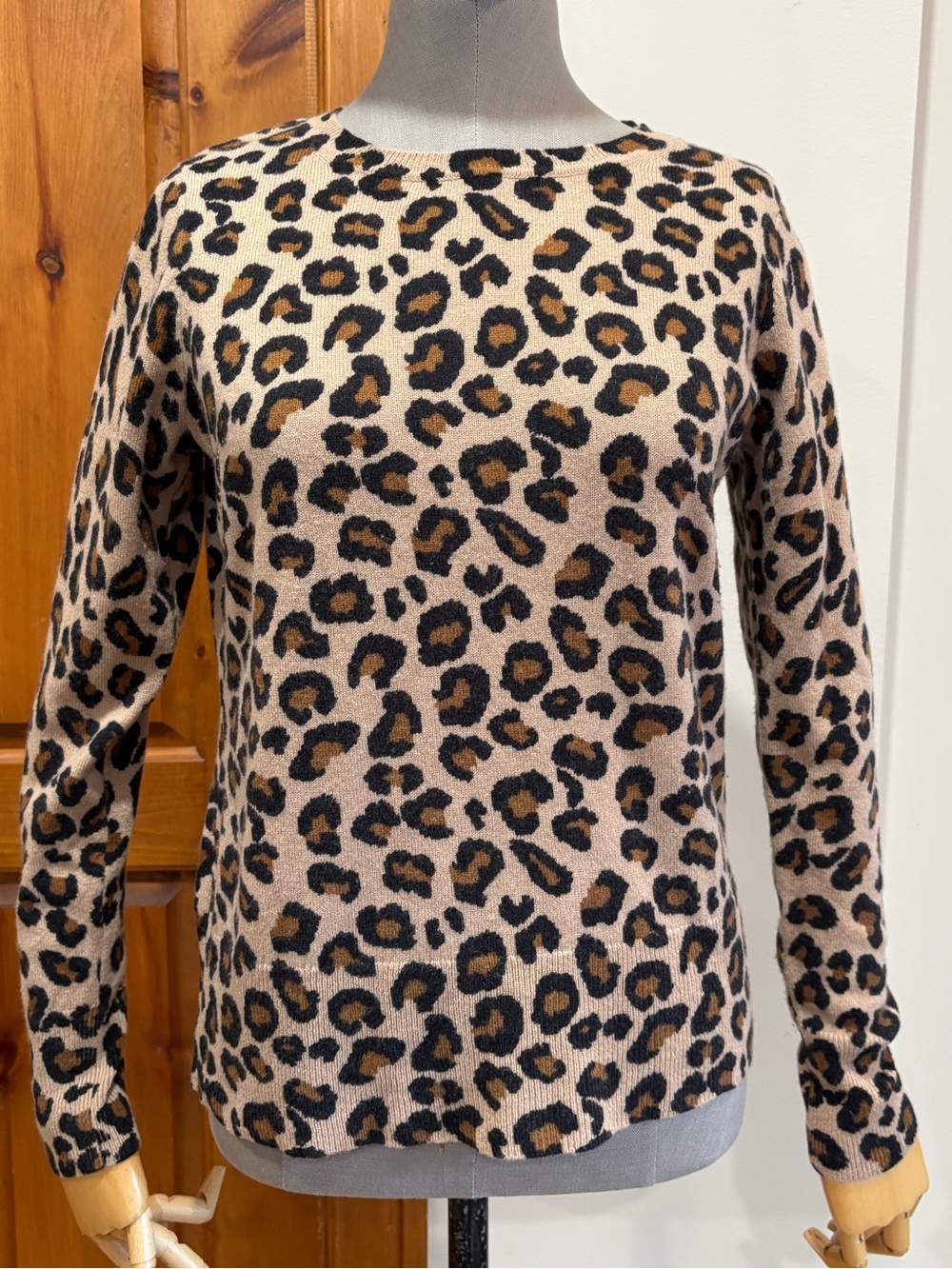 Cynthia Rowley 2-ply 100% cashmere Leopard-Print Crewneck Sweater, size medium